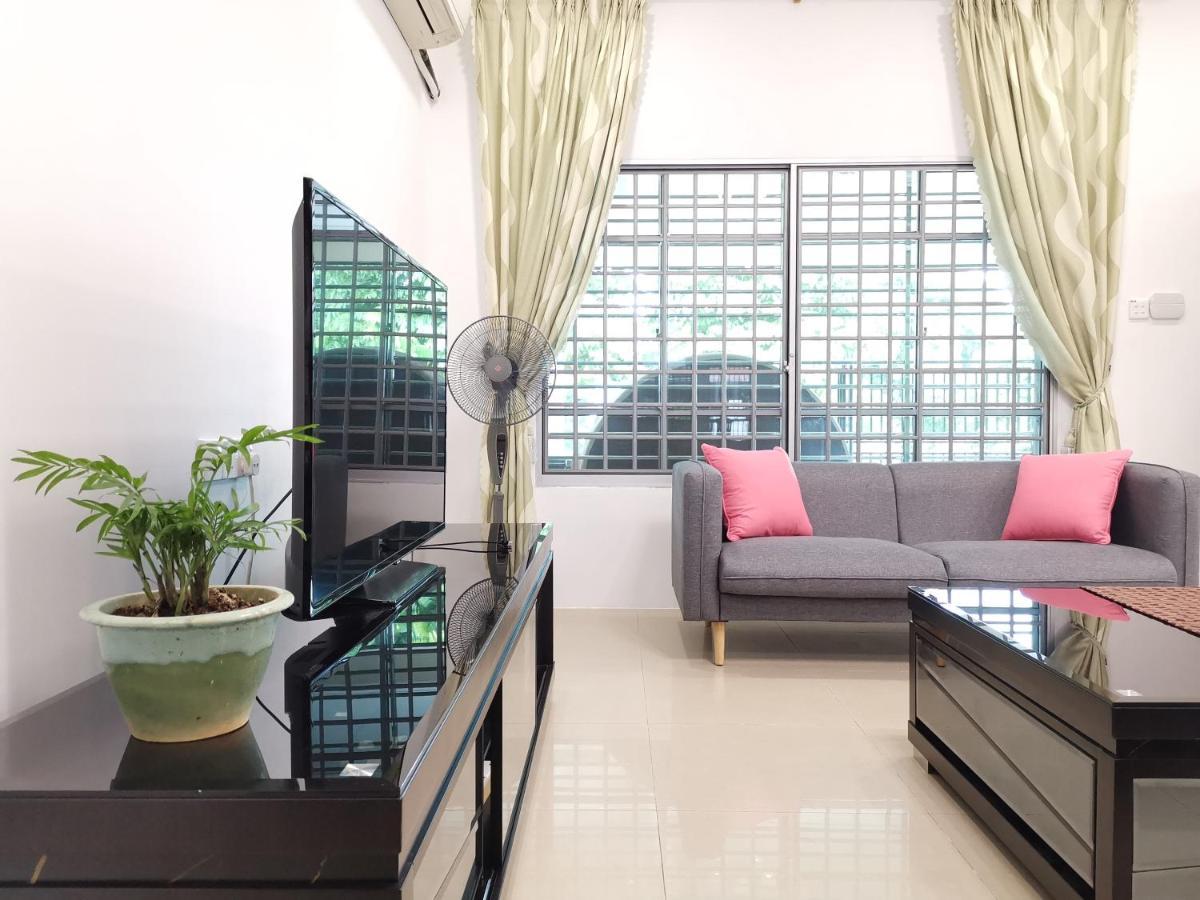 Nansang One Homestay 8Pax 4Rooms Сібу Екстер'єр фото