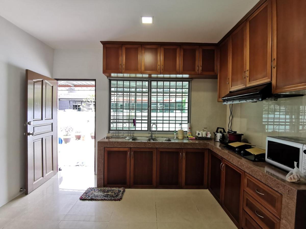 Nansang One Homestay 8Pax 4Rooms Сібу Екстер'єр фото